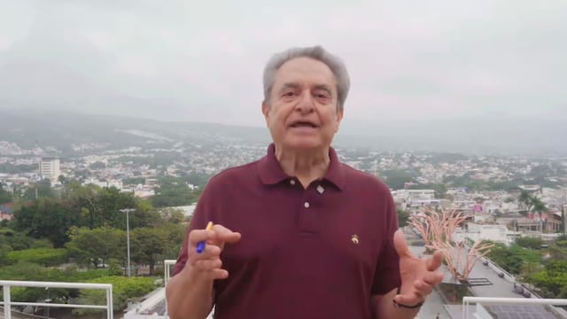 Pío López Obrador se registra como aspirante a diputado federal por Chiapas