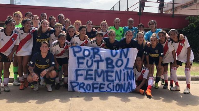 Jugadoras de River Plate y Boca Juniors.