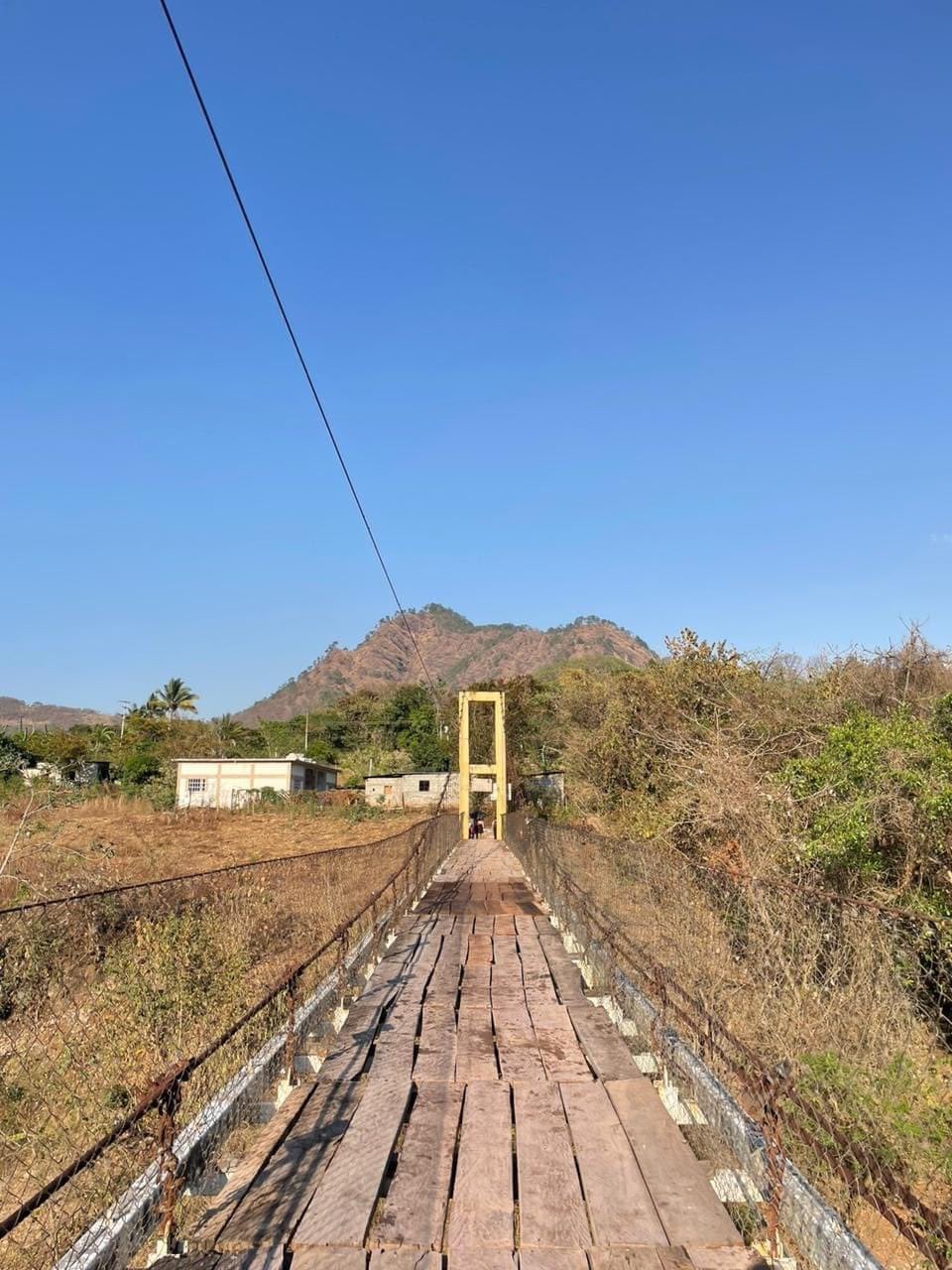 Incomunican comunidades de Chiapas tras tirar puente peatonal