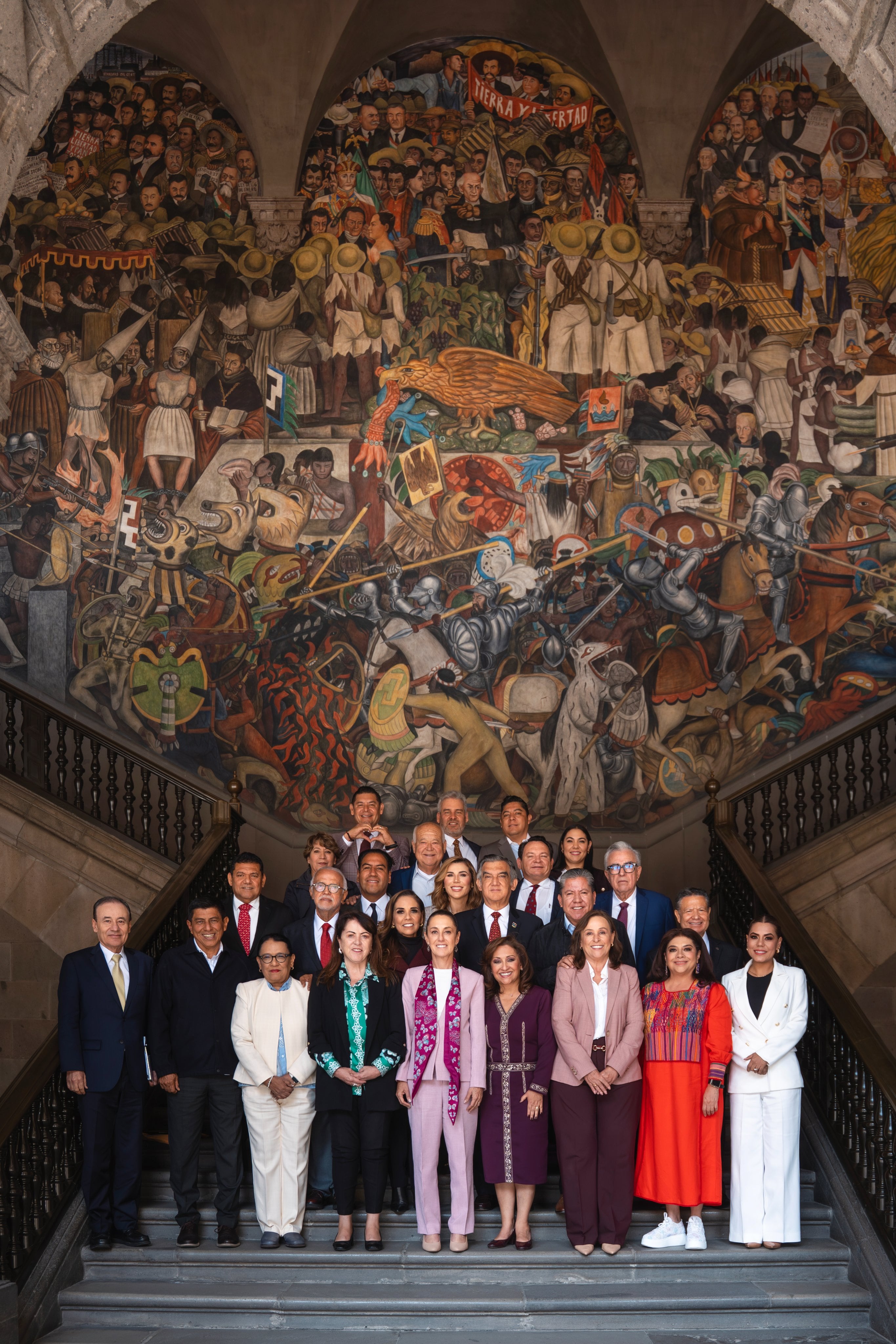 Claudia Sheinbaum y gobernadores de Morena revisan avances de IMSS Bienestar