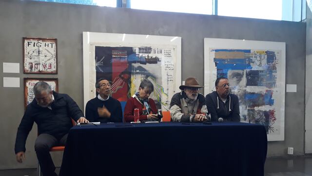 Activistas en conferencia de prensa por la caminata por la paz.