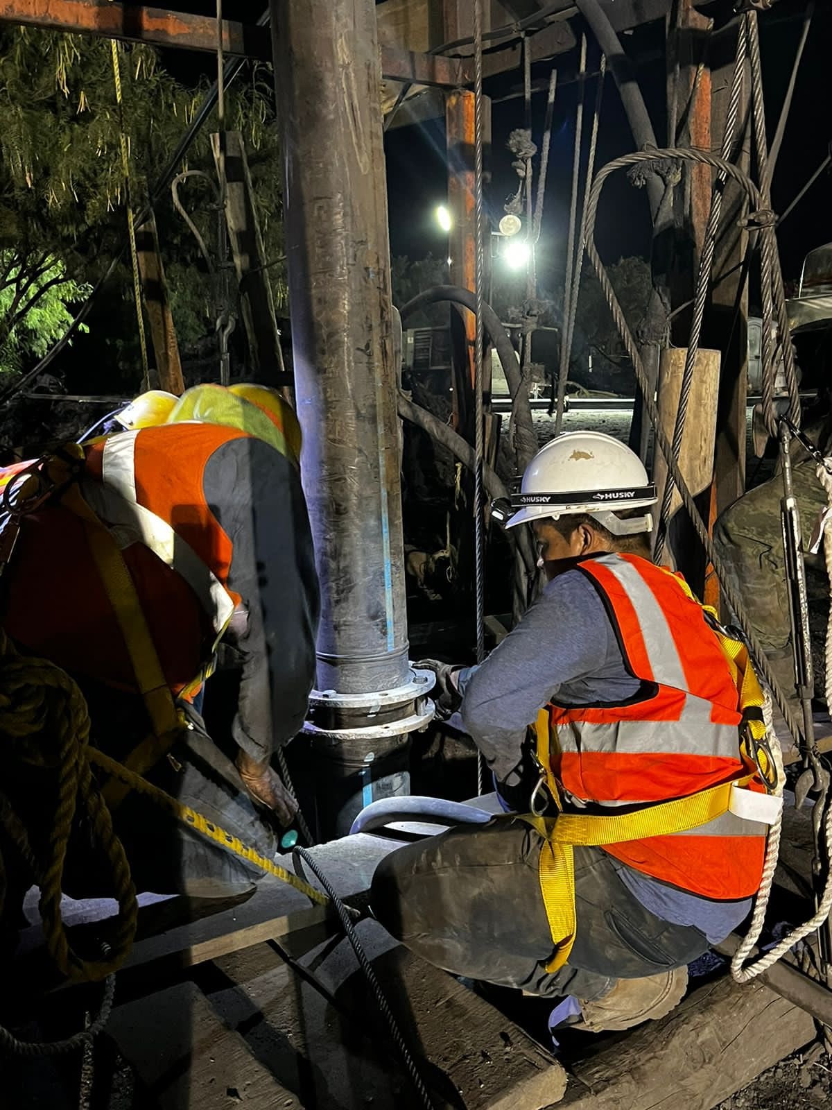 Mineros atrapados, Sabinas, Coahuila, día 17: Se integran más cuadrillas de trabajadores al rescate
