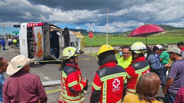 Autobús choca con un tren en Hidalgo