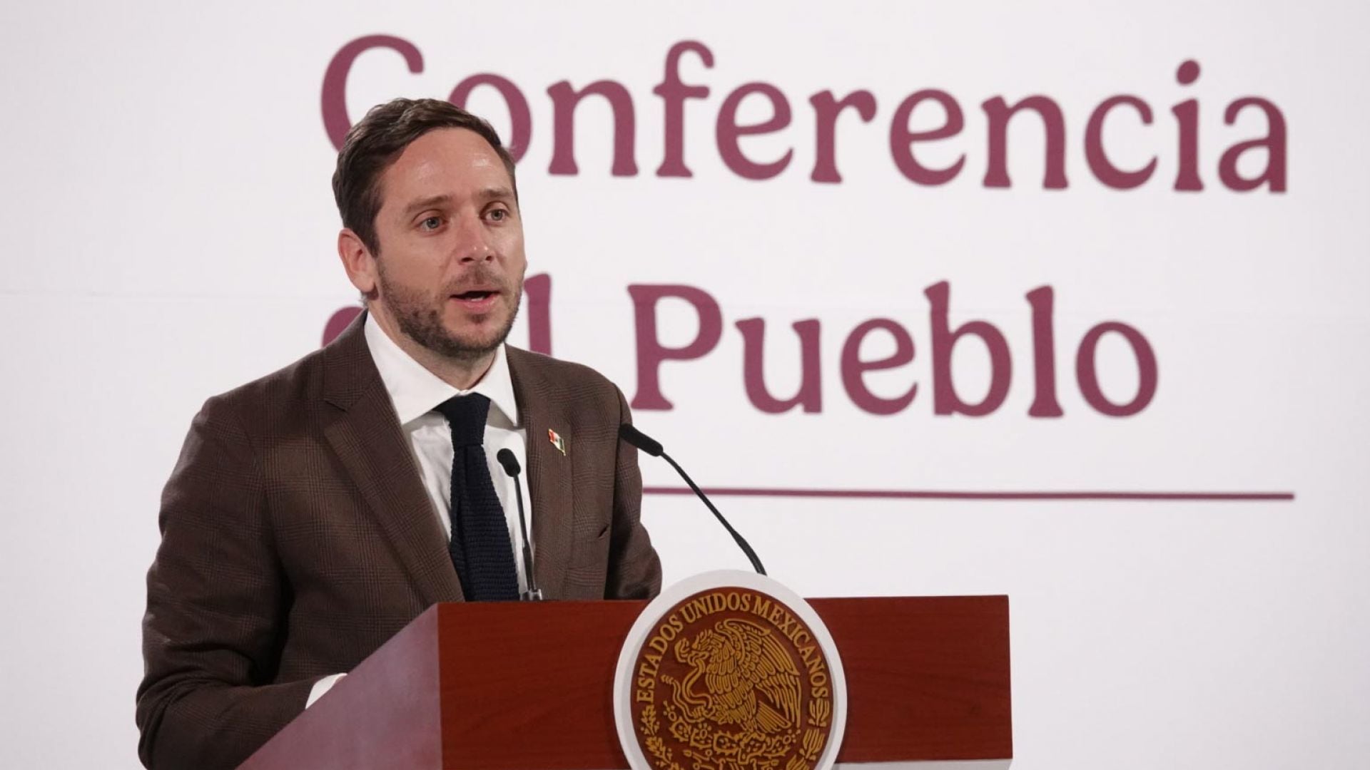 ¿Quién es Eduardo Clark? Subsecretario de Salud presentará informe sobre compras de Birmex