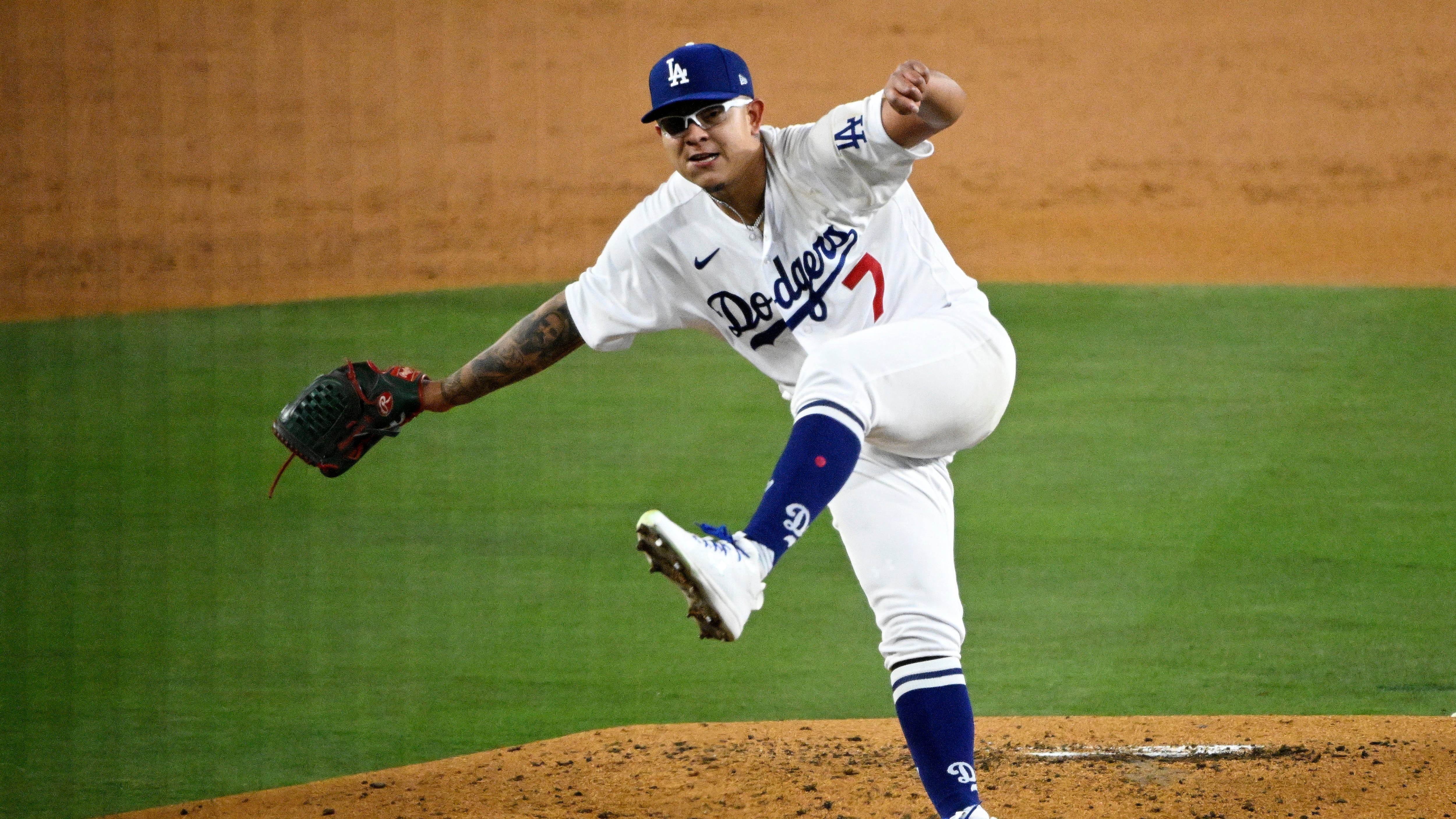 Julio Urías.