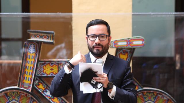 Victor Hugo Romo de Vivar Guerra.