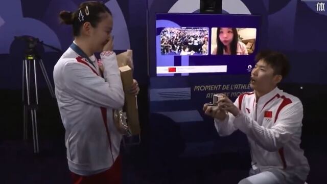 Atletas se comprometen en París 2024.