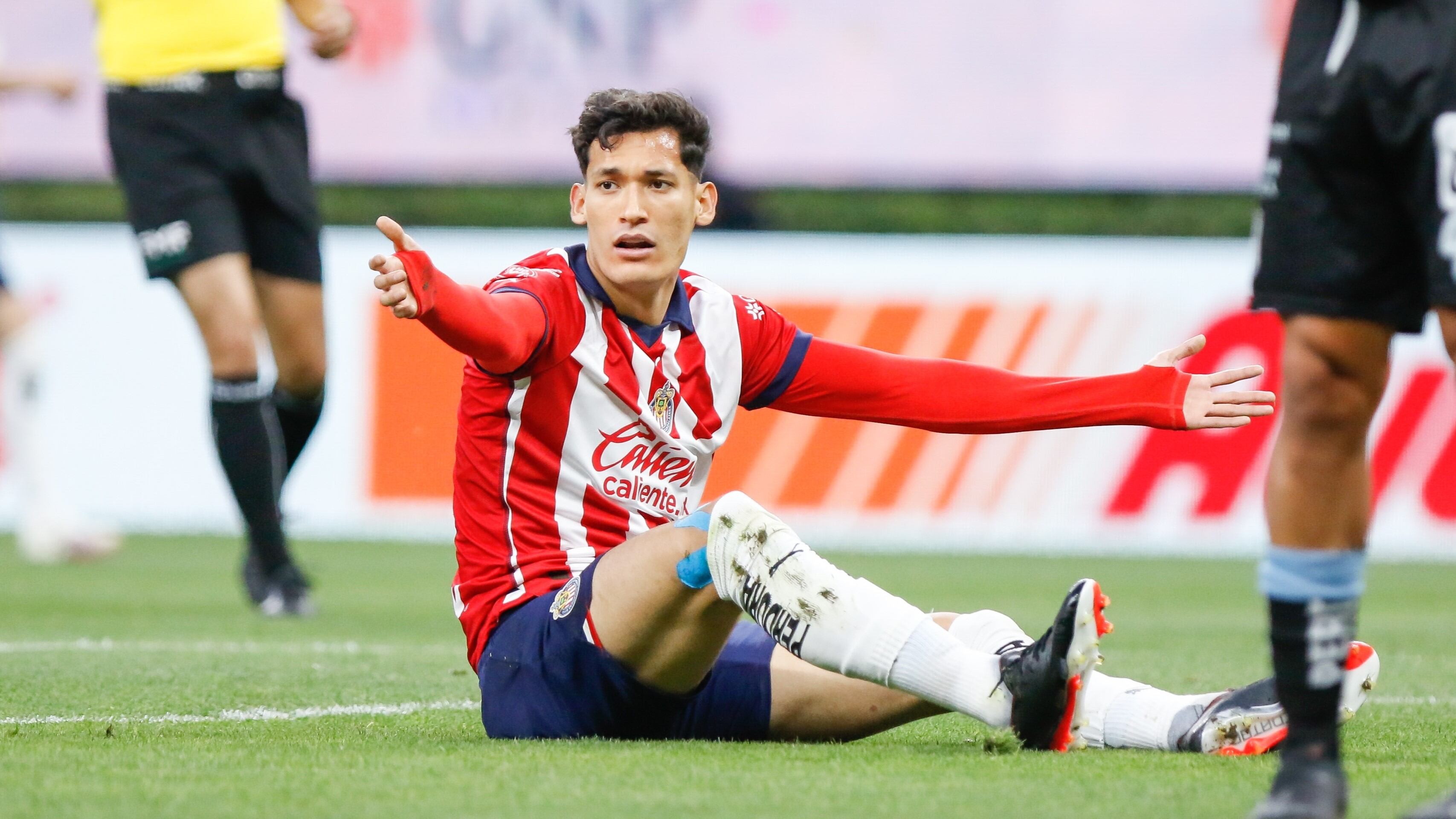Revelan terrible error de Chivas en contrato de Jesús Orozco Chiquete que beneficiaría a Cruz Azul