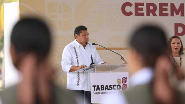 Javier May conmemora el Día de la Bandera 2025