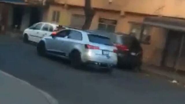VIDEO: Policía de CDMX es arrastrado por vehículo Audi en la colonia Morelos