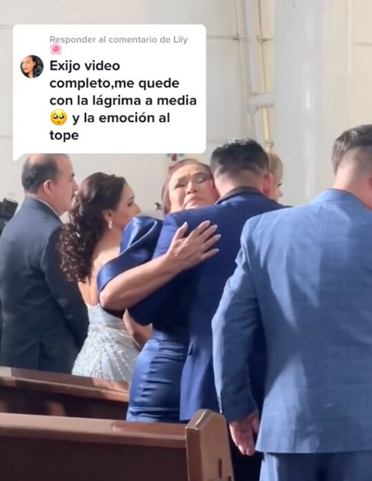 Se reencuentra con su familia en la boda de su hermana