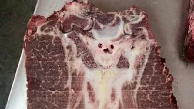 Apareció en La Paz, BCS, en un establecimiento de SuKarne.