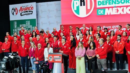 Vemos hundirse a la oposición