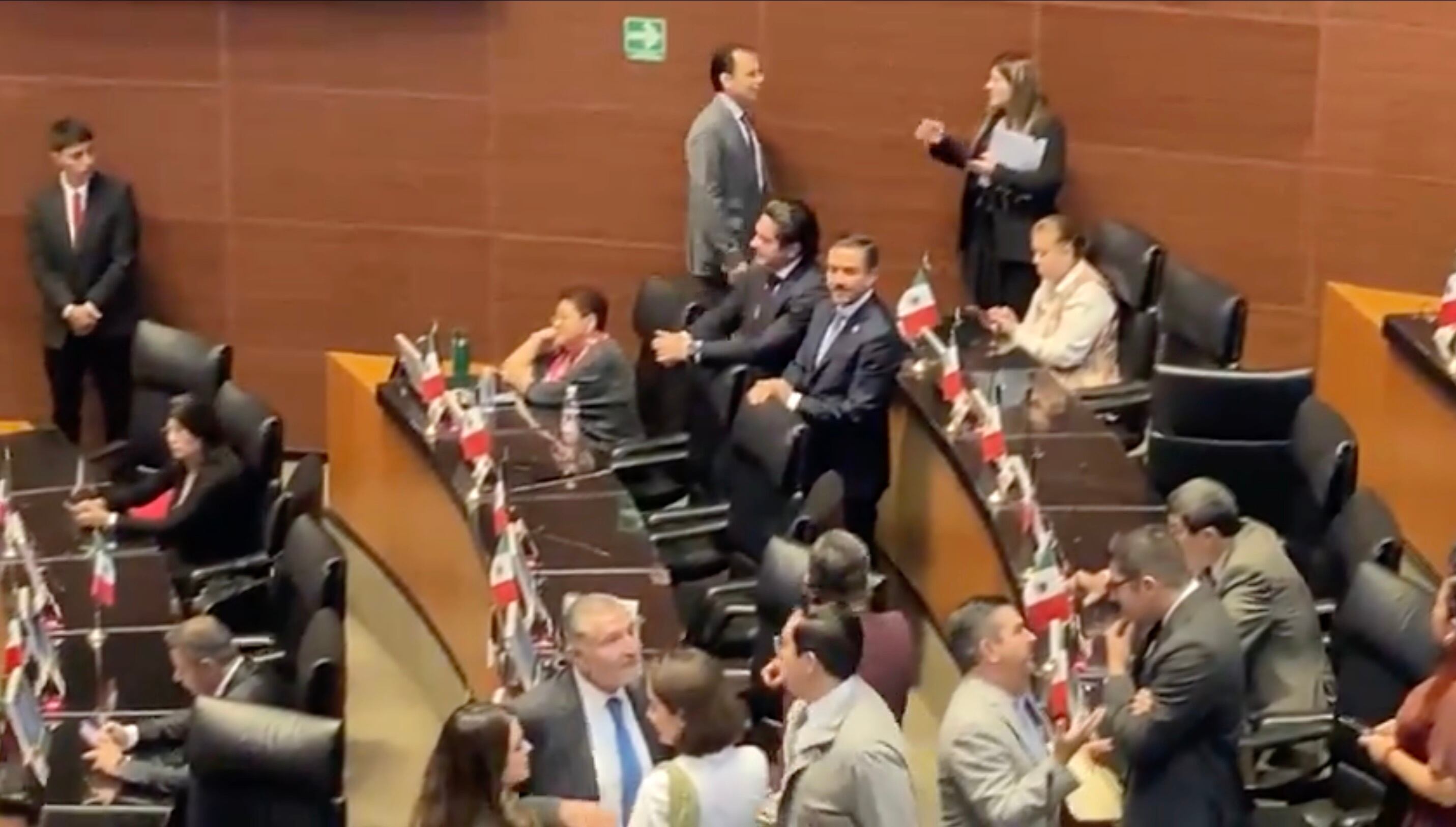 Miguel Ángel Yunes ya se sienta con la bancada de Morena en la Cámara de Senadores