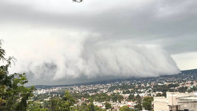 Lluvias, granizo y cielo gris activan alerta en CDMX