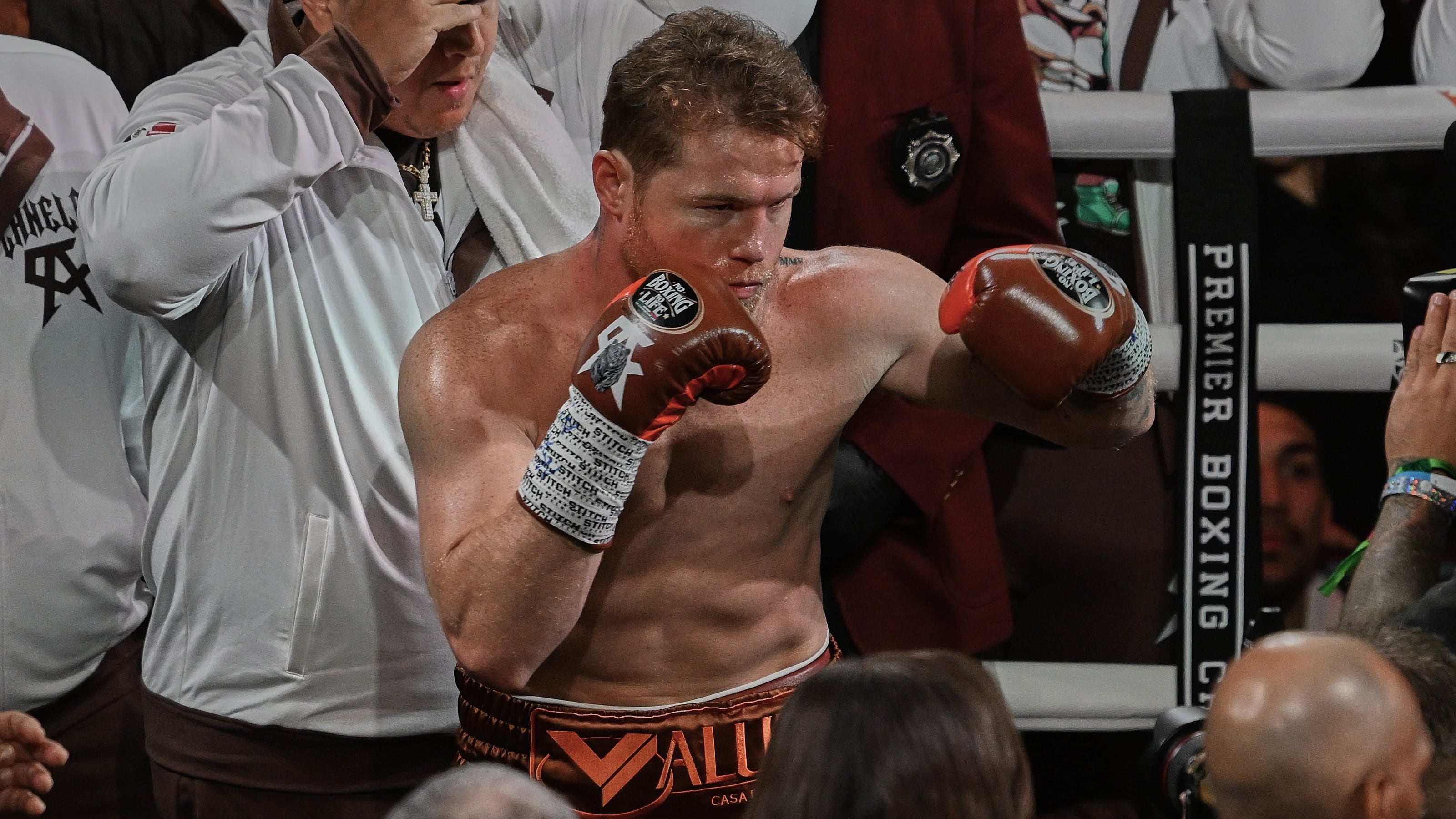 Canelo Álvarez revela cuándo y dónde será su próxima pelea