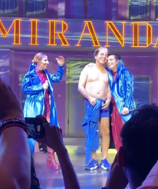 Cristian Castro se desviste en concierto con Miranda