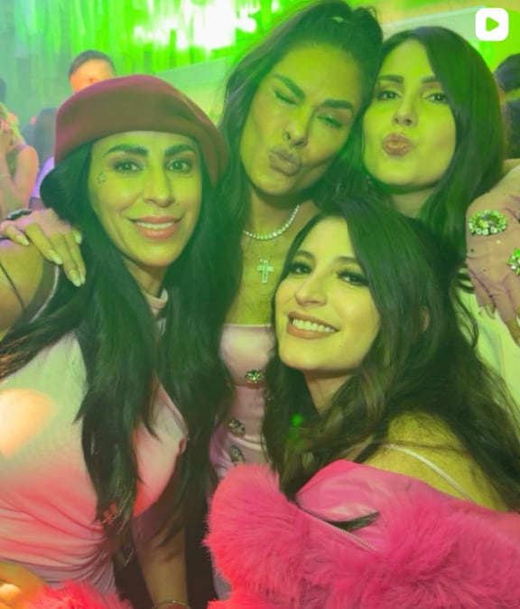 Confunden a Haydee Hofmann con Inés Gómez Mont durante la fiesta de Galilea Montijo