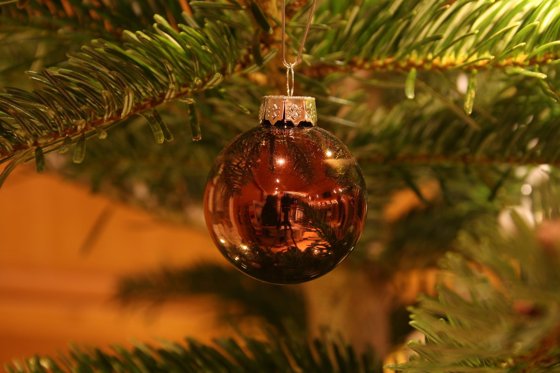 No gastes más en adornos y prueba este truco para reciclar tus esferas de Navidad