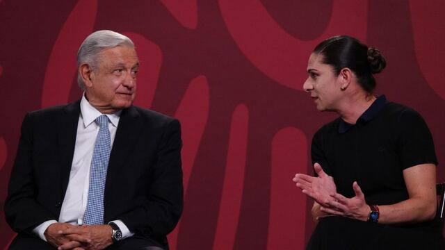 Andrés Manuel López Obrador, presidente de México, y Ana Gabriela Guevara, titular de la CONADE