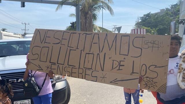 Bloquean avenidas de Acapulco por falta de enseres domésticos