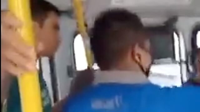 Aficionados golpeándose (Foto: Captura de video)