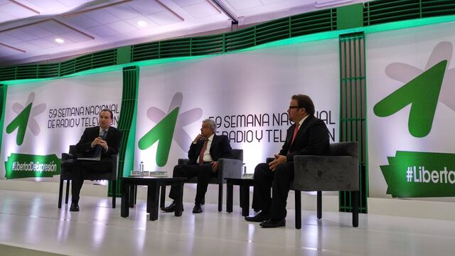 Andrés Manuel López Obrador con la CIRT