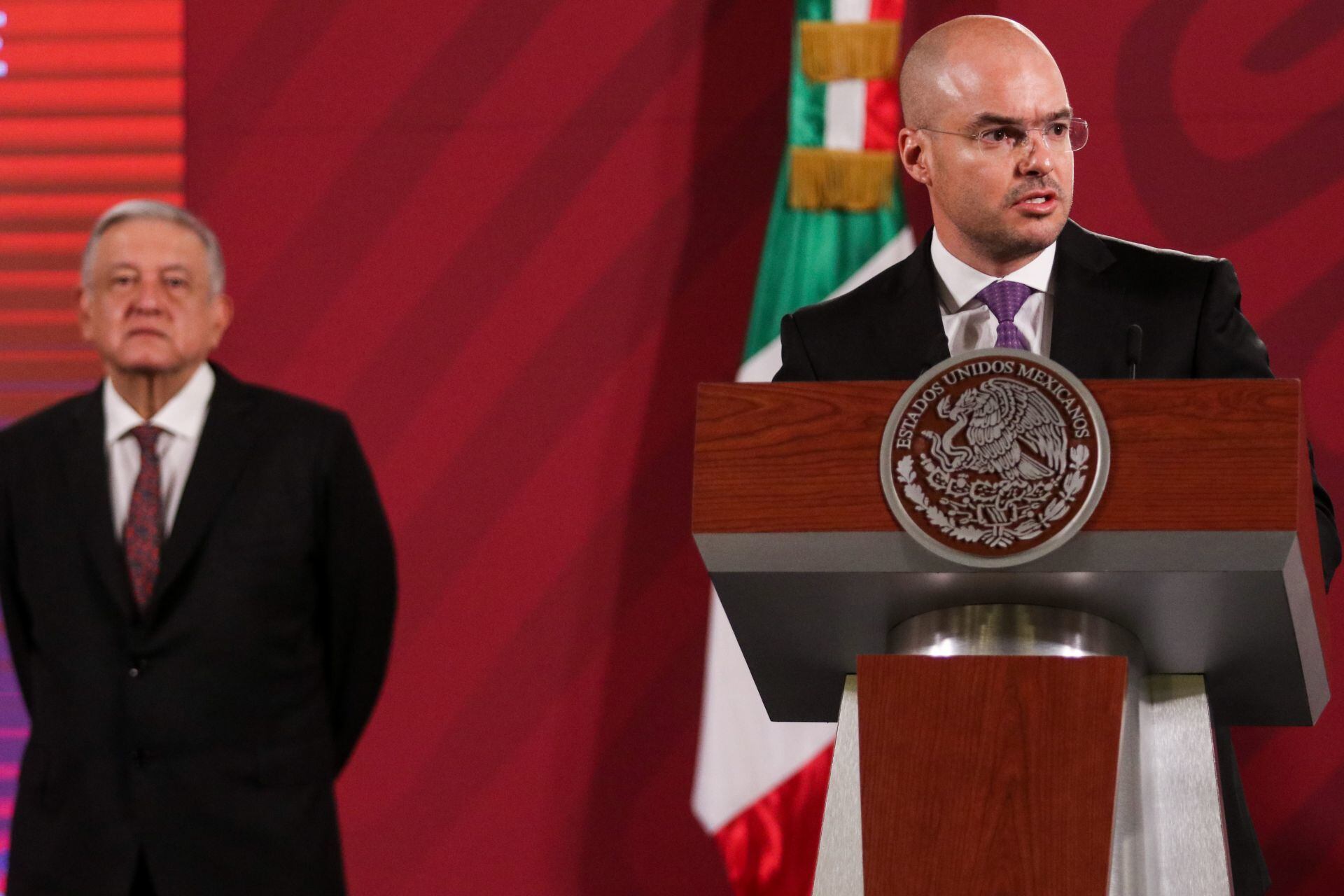AMLO y David León