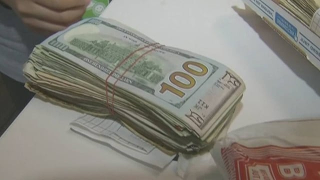 Dinero.
