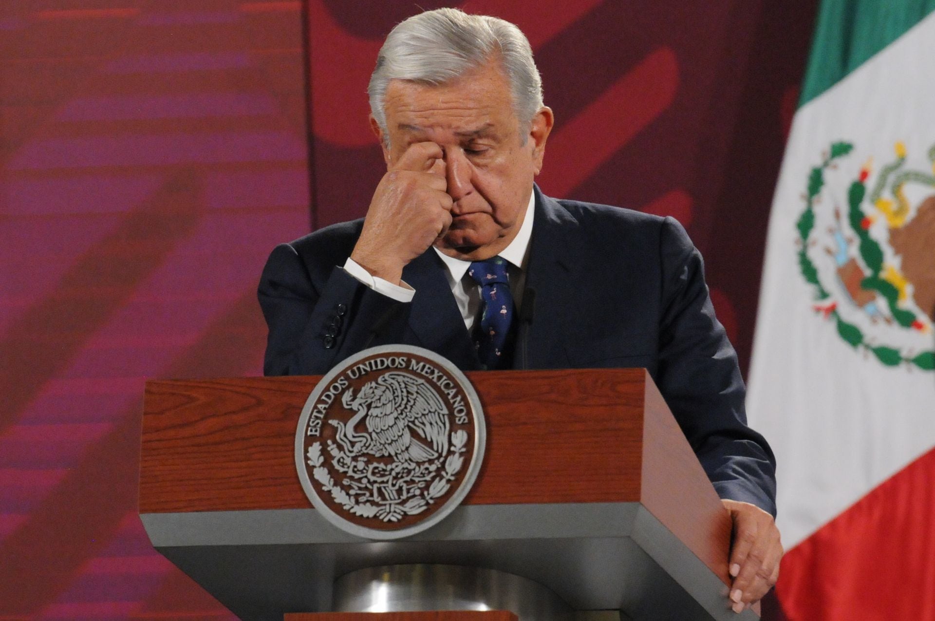 Tatiana Clouthier presenta su renuncia a la Secretaría de Economía y lee emotiva carta a AMLO