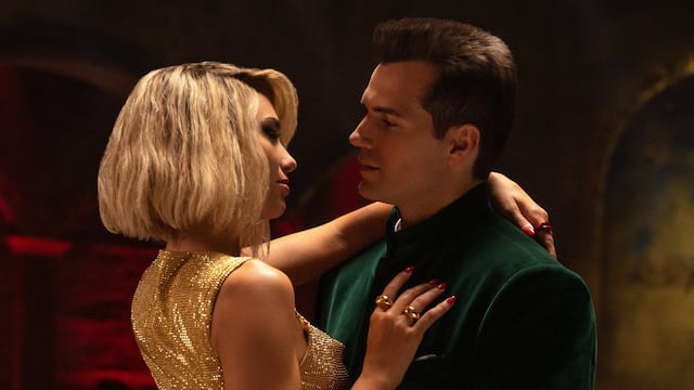 Dua Lipa y Henry Cavill en la película Argylle