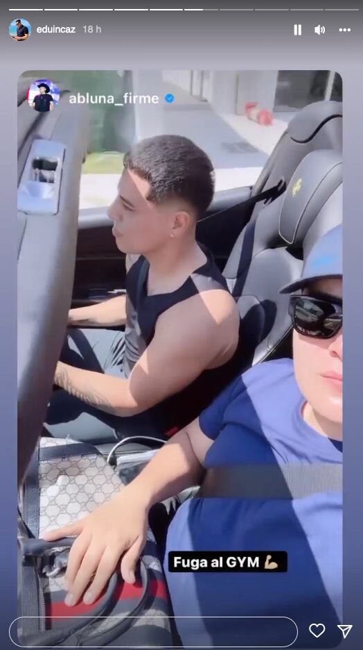 Eduin Caz maneja un Ferrari.