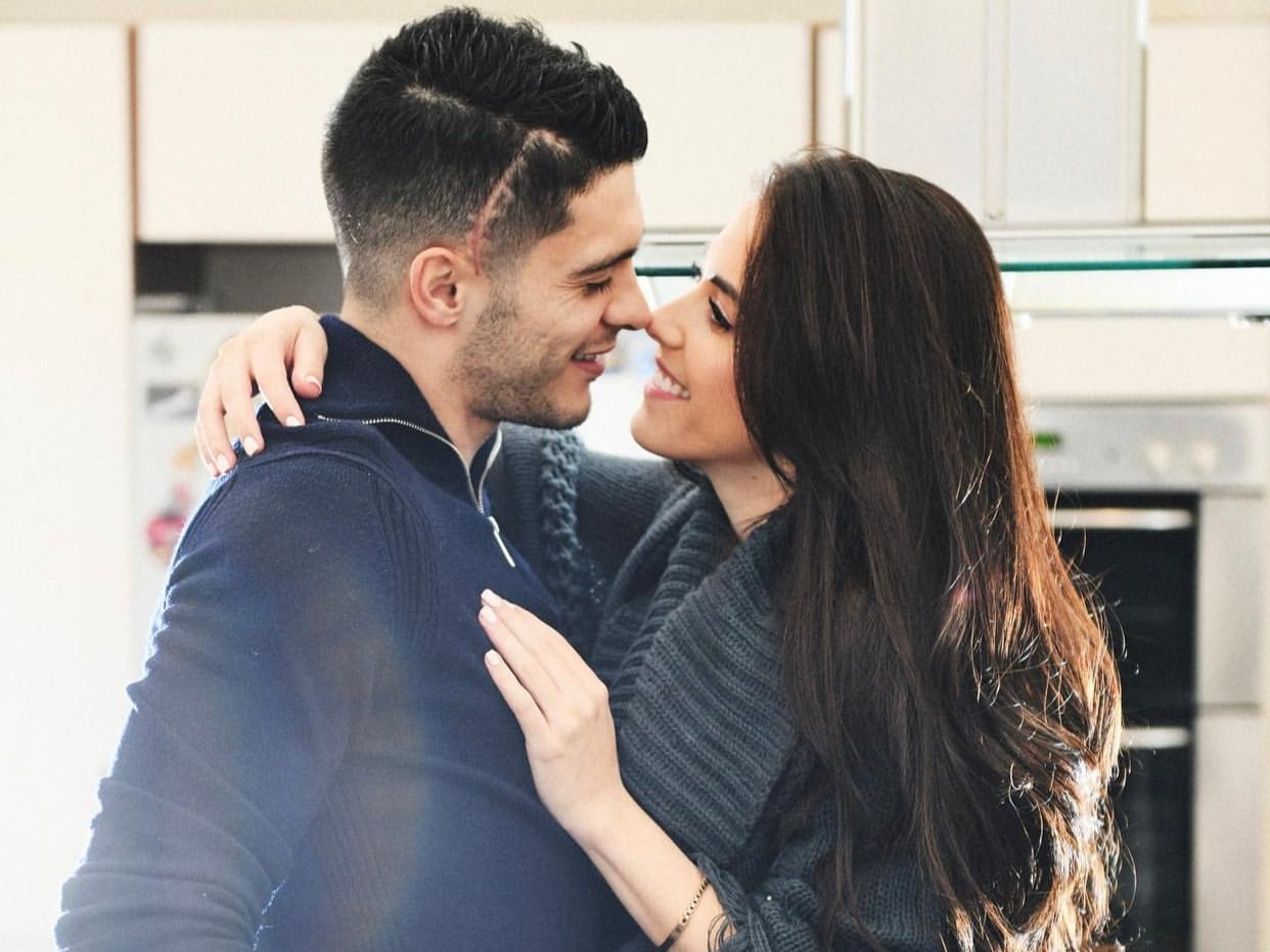 Raúl Jiménez y Daniela Basso