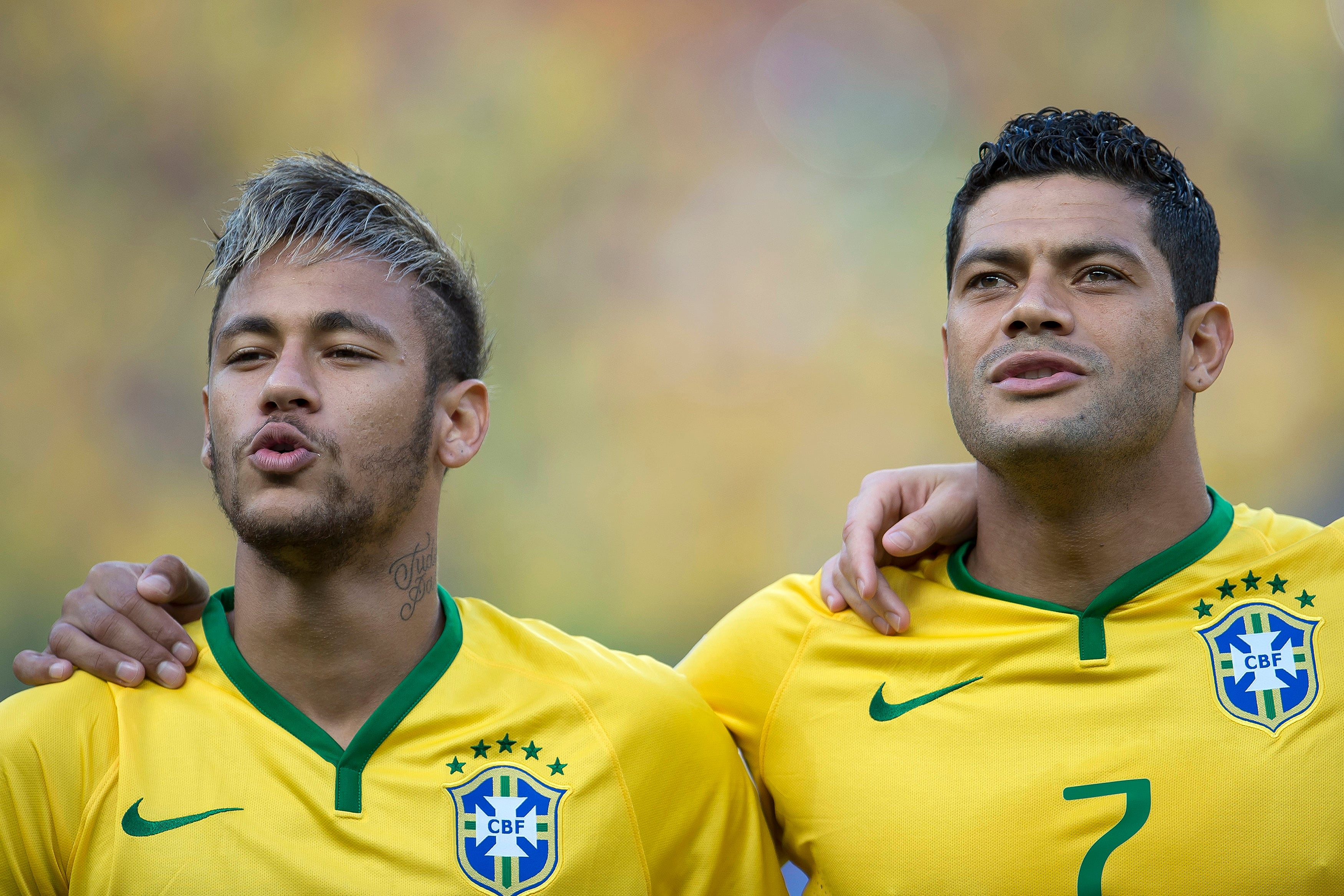 Neymar junto a Hulk
