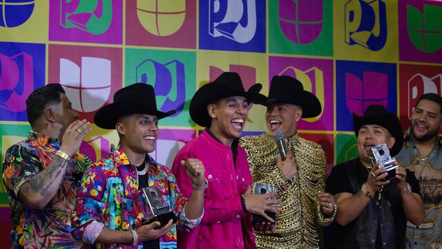 Grupo Firme Premios Juventud 2022