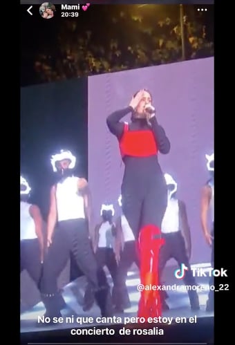 VIDEO: Preocupada por su mamá, descubre que ni le contestaba por andar en el concierto de la Rosalía en el Zócalo