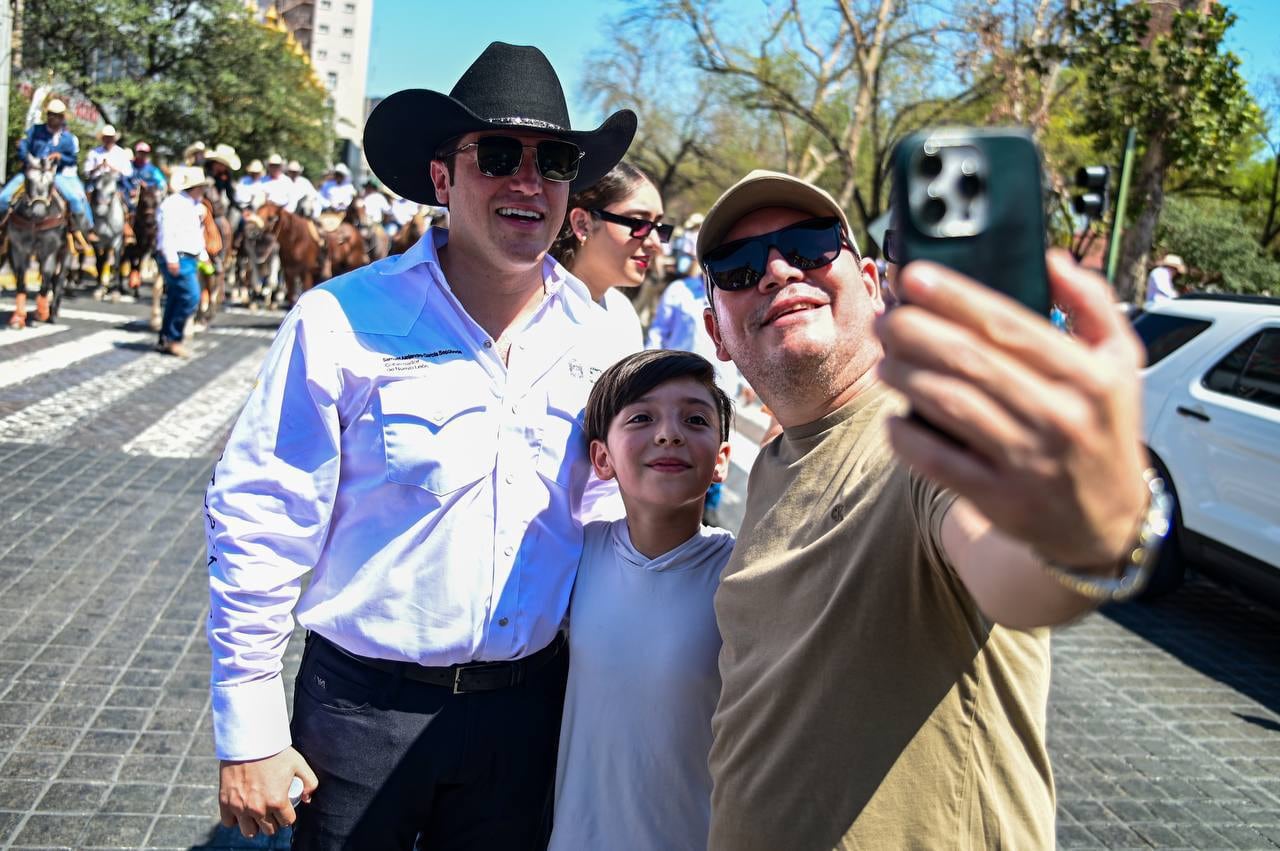 Cabalgata por el 427 aniversario de la Fundación de Monterrey: Samuel García y Luis Donaldo Colosio