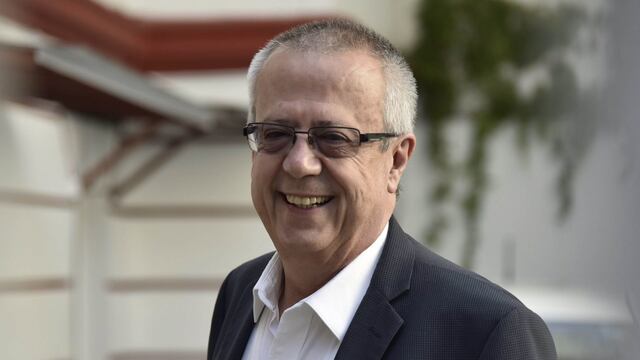 Carlos Urzúa Macías