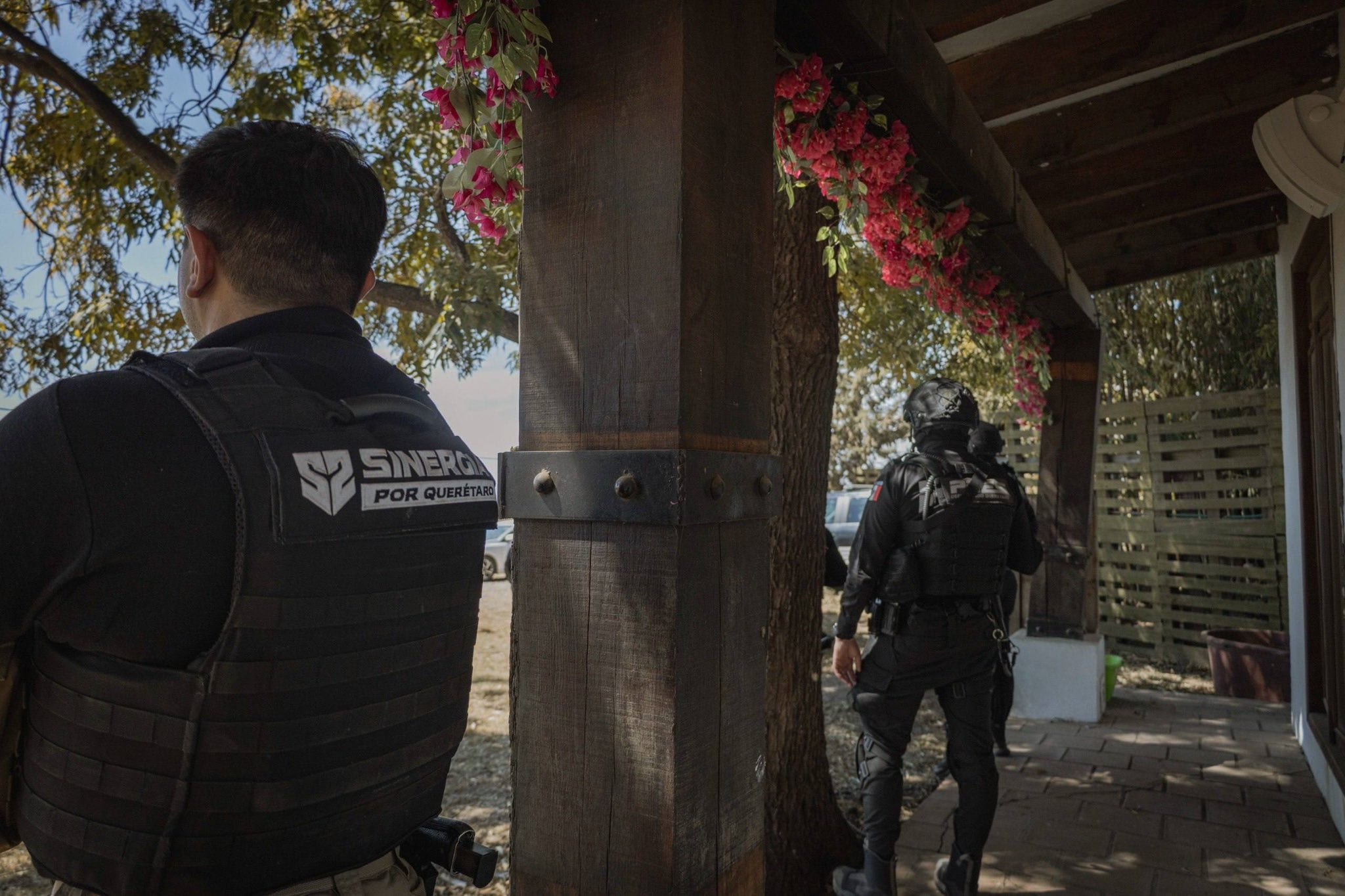 Fiscalía de Querétaro arresta a 4 tras operativo en Viñedos La Redonda