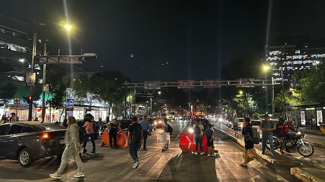 Bloquean Avenida Universidad por la ampliación de la Línea 12 del Metro