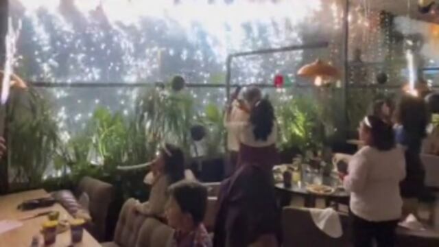 Ventanas del Sonora Griil de Irapuato estallaron