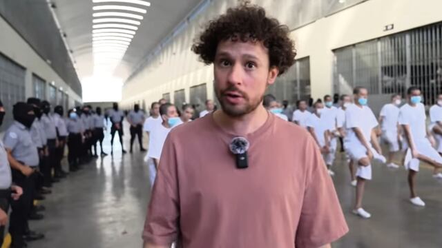 Luisito Comunica visita cárcel de El Salvador