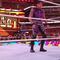 Rey Mysterio agarró a cinturonazos a su hijo Dominik en WrestleMania 39; Bad Bunny lo ayudó