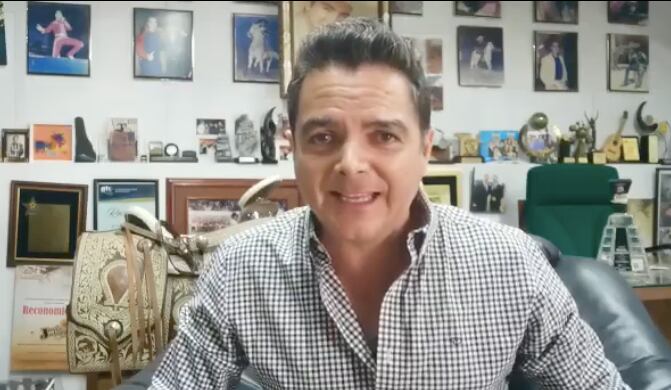 José Julián, 'viudo' de Irma Serrano