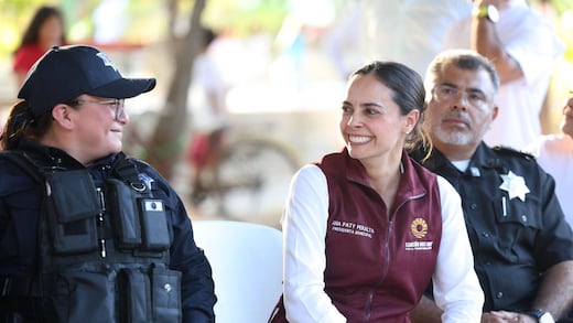 Ana Paty Peralta entrega 12 patrullas para fortalecer vigilancia en Cancún
