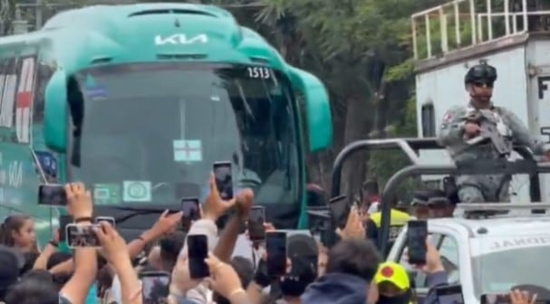 Afición mexicana recibe a Inglaterra con un Goya en la Cantera de Pumas