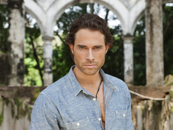 Sebastián Rulli como Alejandro, 'Lo que la vida me robó'