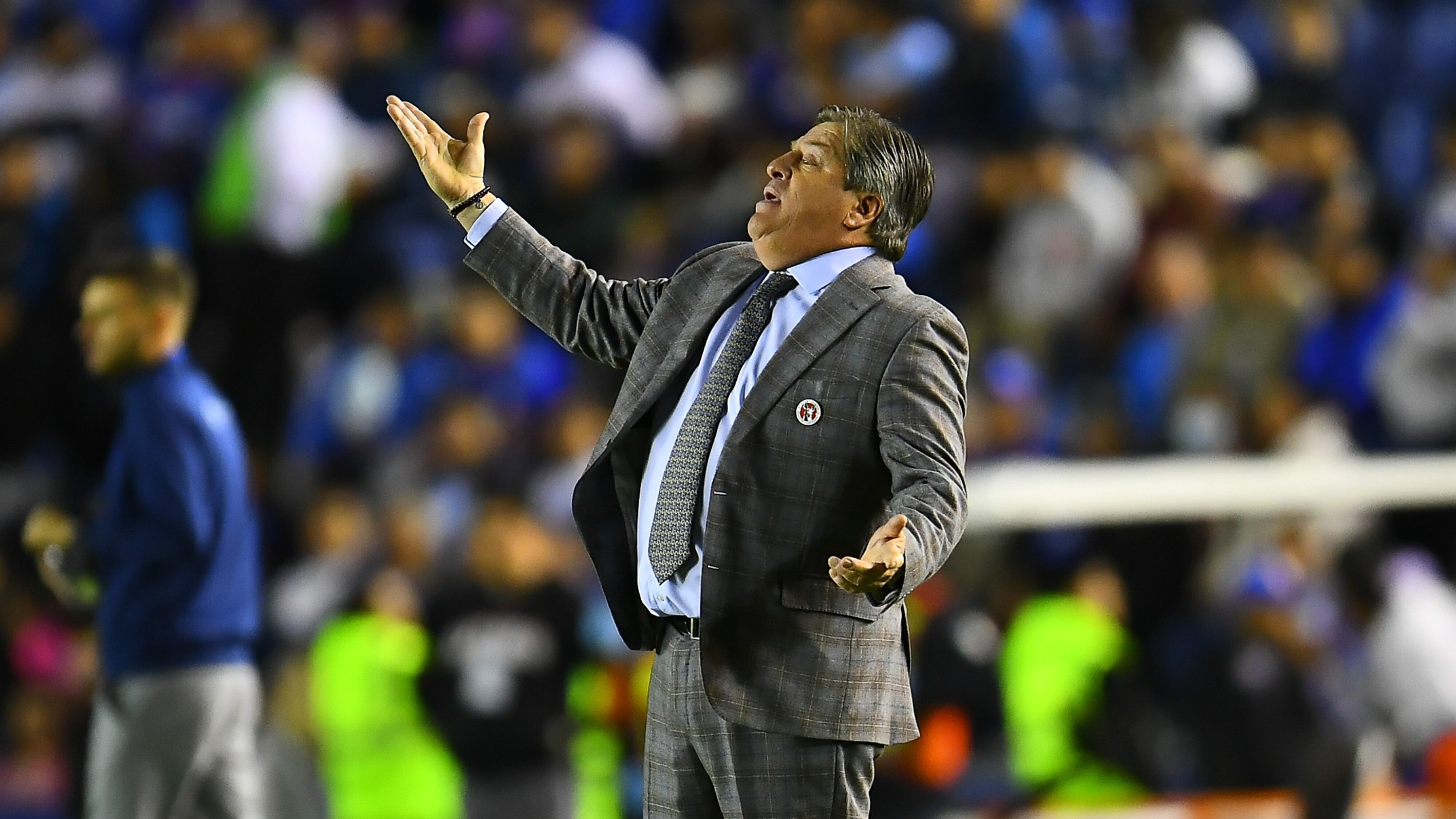 Piojo Herrera explota en pleno programa contra comentarista de Fox Sports: “Yo no soy como tú”