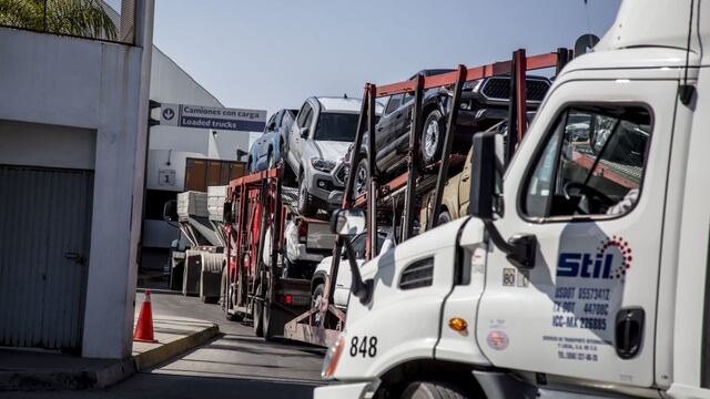 Transportistas de camiones de carga convocan a paro por estas razones de peso