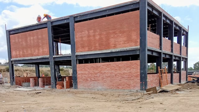 Plantel de la Universidad Rosario Castellanos en Tlaxcala registra 91% de avance.